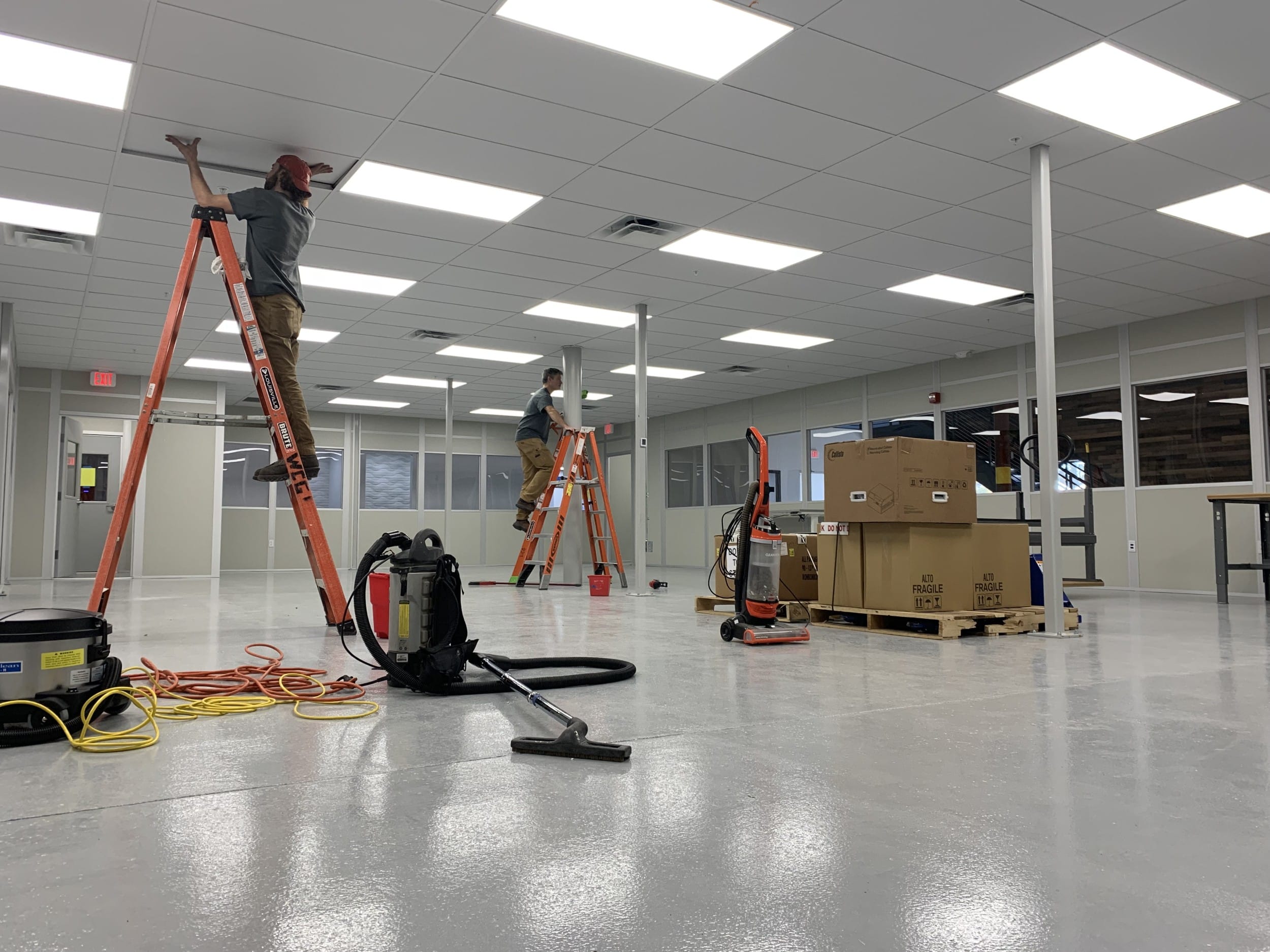 Final prep on environmental lab space